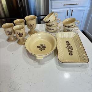 Vintage Pfaltzgraff Village Stoneware Tan and Brown 11 Piece Set: Basket Weave T